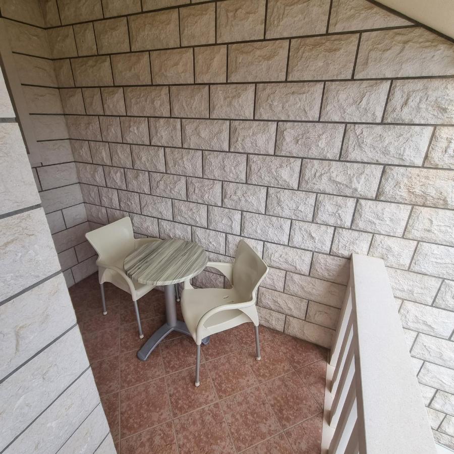 Villa Mila Bol Buitenkant foto