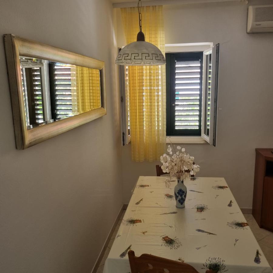 Villa Mila Bol Buitenkant foto
